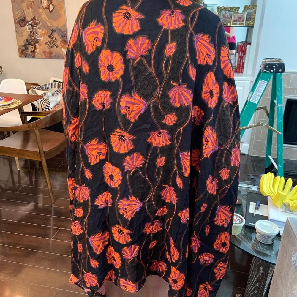 Free People Printed Boho Shawl Top NWT - Picture 2 of 7